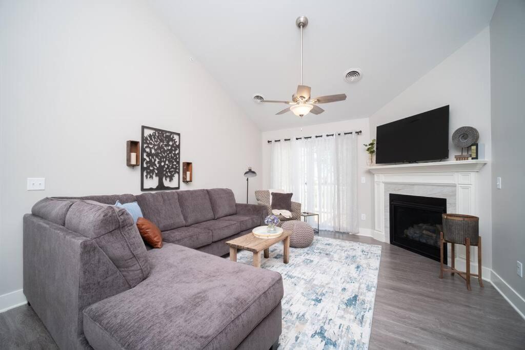 New Beautiful 3 Bedroom Condo In Bettendorf Exteriör bild