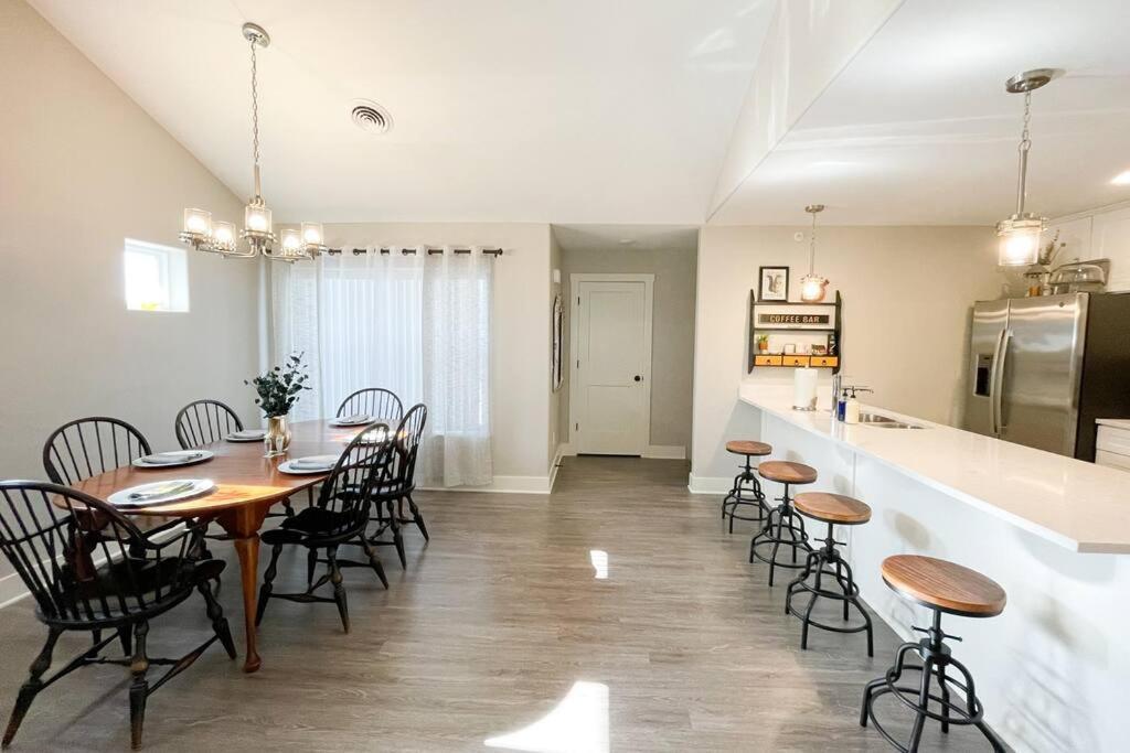 New Beautiful 3 Bedroom Condo In Bettendorf Exteriör bild