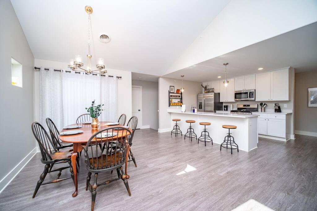 New Beautiful 3 Bedroom Condo In Bettendorf Exteriör bild